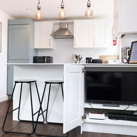 Joivy Contemporary Royal Mile Apartment With Balcony Edinburgh Luaran gambar