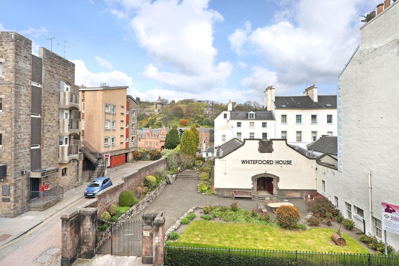 Joivy Contemporary Royal Mile Apartment With Balcony Edinburgh Luaran gambar