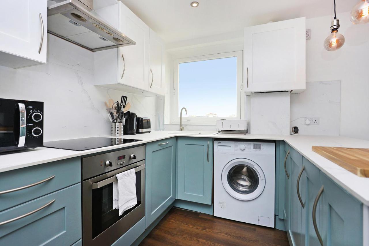 Joivy Contemporary Royal Mile Apartment With Balcony Edinburgh Luaran gambar