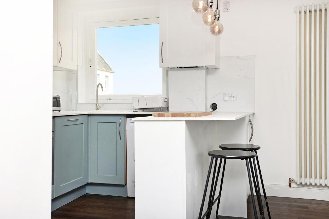 Joivy Contemporary Royal Mile Apartment With Balcony Edinburgh Luaran gambar