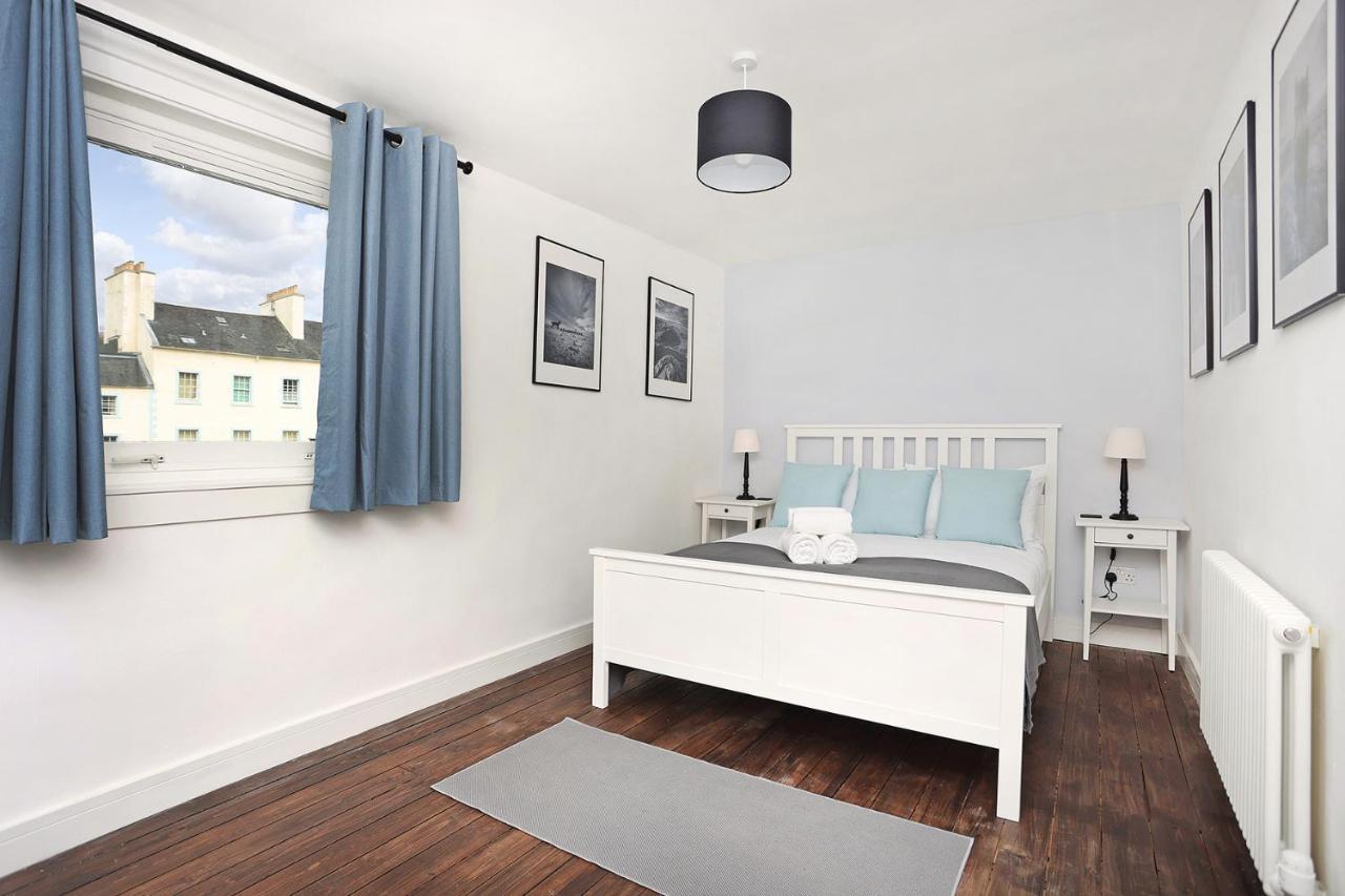 Joivy Contemporary Royal Mile Apartment With Balcony Edinburgh Luaran gambar