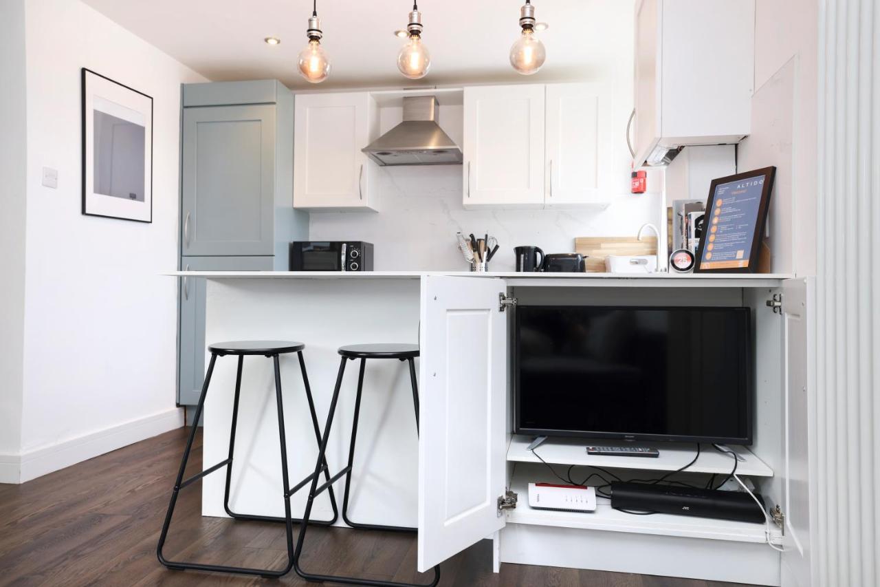 Joivy Contemporary Royal Mile Apartment With Balcony Edinburgh Luaran gambar